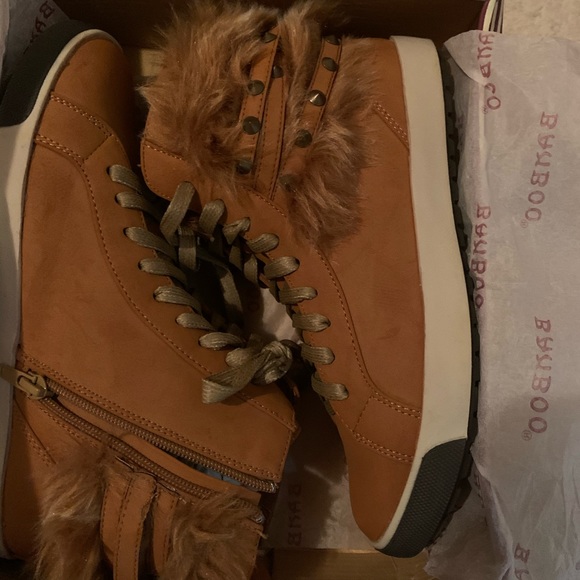 Bamboo fur strap shoes size 6.5 - Picture 2 of 4